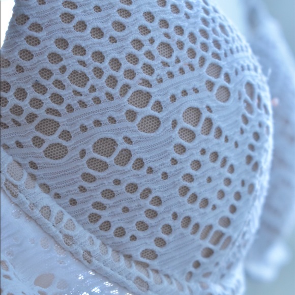 Victoria Secret lace 34B bra - Picture 3 of 4